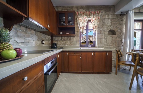 Asites House | Asion Lithos