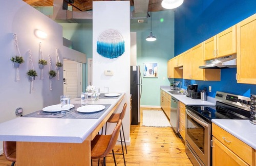 Downtown Apartment | ASK FOR Discount-2br With Large Patio Hammocks