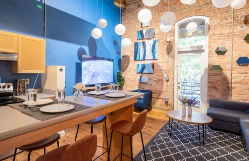 Downtown Apartment | ASK FOR Discount-2br With Large Patio Hammocks