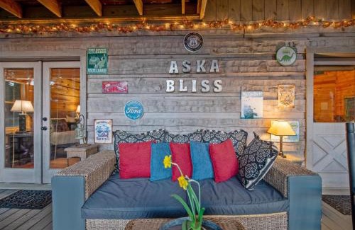 Ridges Over the Lake House | Aska Bliss - Long Range North GA Mountain Views