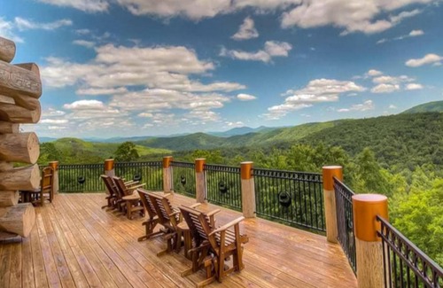 Cherry Log Cabin | Aska Creek-n-view by Escape to Blue Ridge