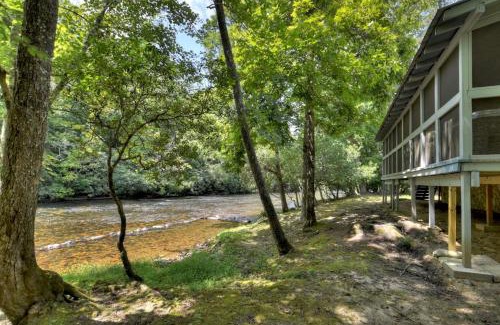 Dial Villa | Aska River House - Riverside relaxation and all the comforts of home