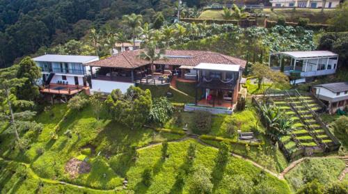 Envigado Villa | Asombrosa Mansión Medellin/Refugio, Año Nuevo