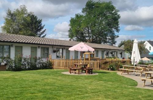 Pegsdon Ski Chalet | Aspen, Country Chalet located In Pegsdon
