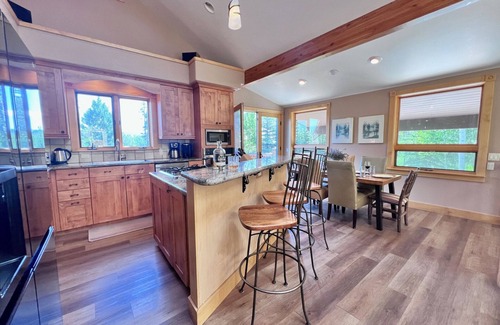 Frisco Ski Chalet | Aspen Hollow Lodge w/Hot Tub + Fire Pit