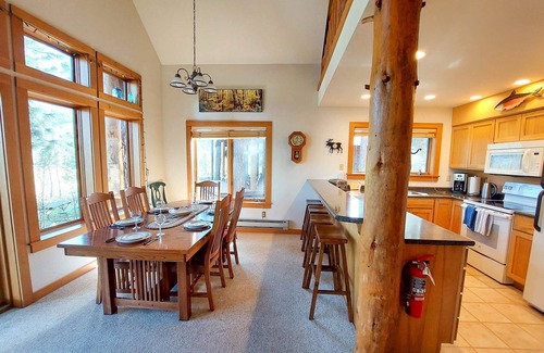 Mazama Cabin | Aspen Lodge at Timberline Meadows, 1st Floor Unit