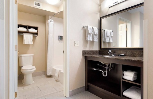 Rochester Hotel | Aspen Suites