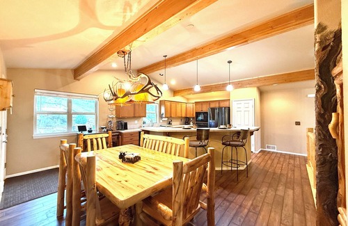 Florissant Cabin | Aspen Sunrise - Florissant Cabin