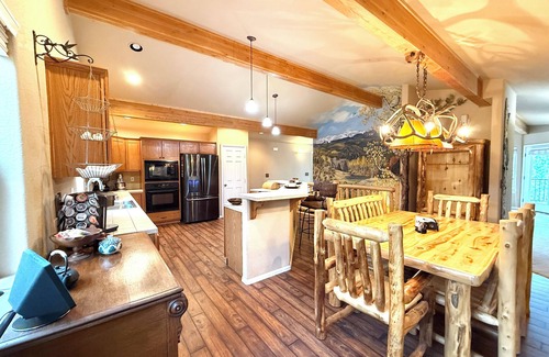 Florissant Cabin | Aspen Sunrise - Florissant Cabin