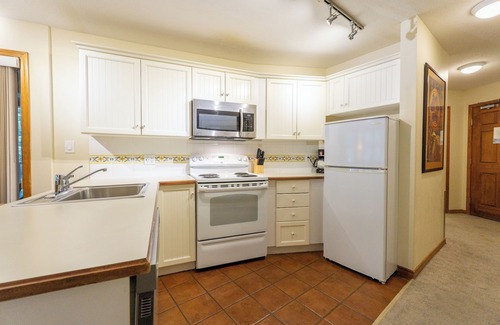 Whistler Condo | Aspens #427 Prime Ski-in Ski-out Location! Top Floor Unit, Pool, Hot tubs, BBQ