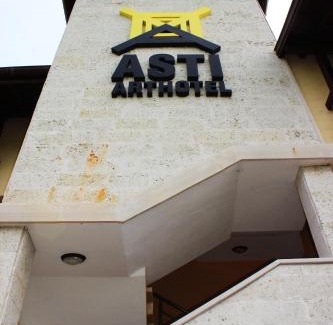 Sinemoretz Hotel | Asti Arthotel