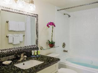 Downtown Honolulu Apartment | Aston at the Executive Centre Hotel