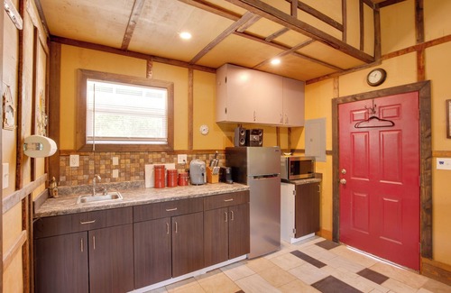 Lake Lafayette Apartment | 'Aston Harbor' Cabin, Walk to Lake Lafayette