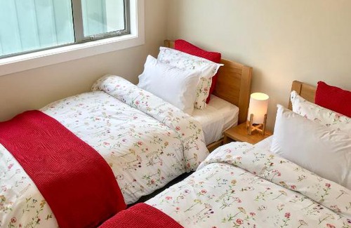 Kapiti Coast Bed & Breakfast | Aston Road Villa Bed & Breakfast