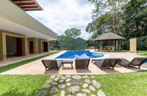 Anapoima Apartment | Astonishing 5BR House with pool in Anapoima