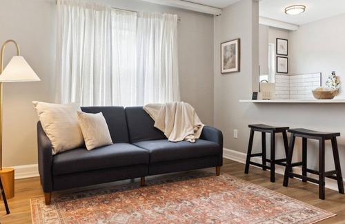 Potomac West Apartment | Astonishing Alexandria Apartment