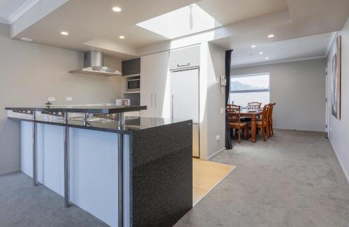 Picton Apartment | Astonishing Views Superb Waterfront Apartment