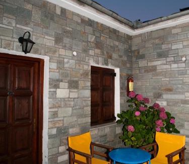 Makrirrakhi Hotel | Astromeria