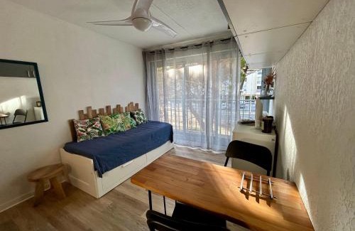 Carnon-Plage Apartment | AStudio Lumineux à la plage, situation idéale commerces, bateaux ,restaurant à 20 m , Plage à 50 m, idéal pour un séjour reposant