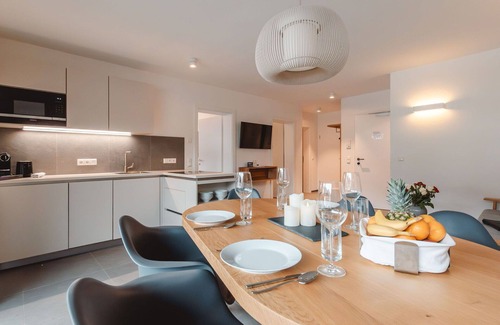 Gries Apartment | Lovely apartment for 8 people with WIFI, TV, terrace and pets allowed