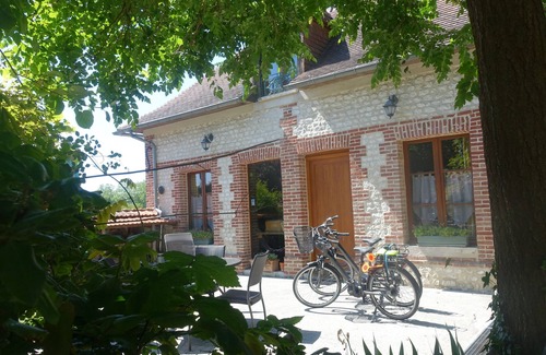 Saint-Martin-de-Boscherville House | At the foot of the Abbey in the heart of a small village and 9 km from Rouen