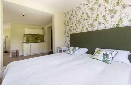 Sud Hotel | At home in the middle of nature in the app. small