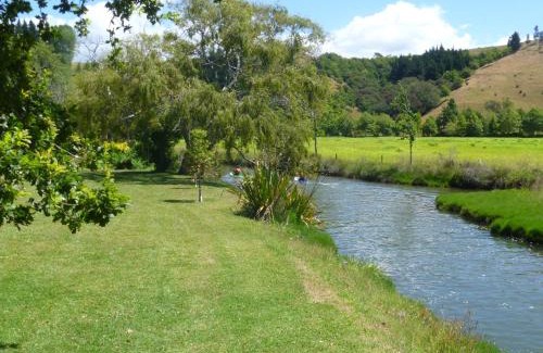 Whitianga Bed & Breakfast | At Parkland Place B&B