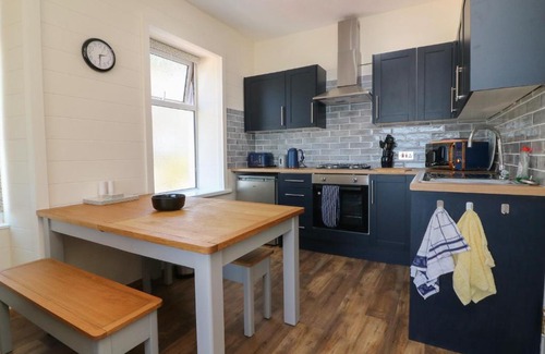 Hele Apartment | At the Bay Apartment