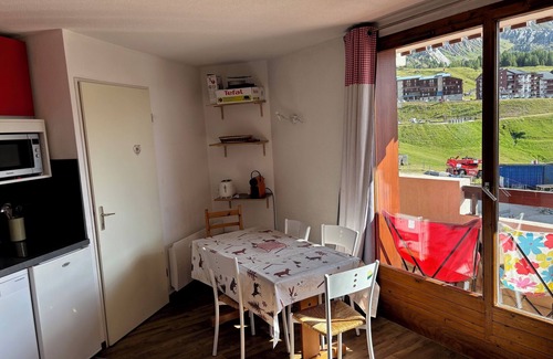 La Plagne-Tarentaise Apartment | At the foot of the slopes and shops, 30 m2 apartment, large south-facing terrace