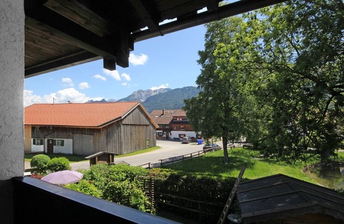 Heitlern Apartment | At the village pond