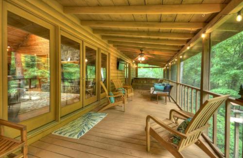 Williamstown House | At Waters Edge - Cuddleup