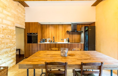 Historic Centre Apartment | Atelier Ecusson - Première conciergerie