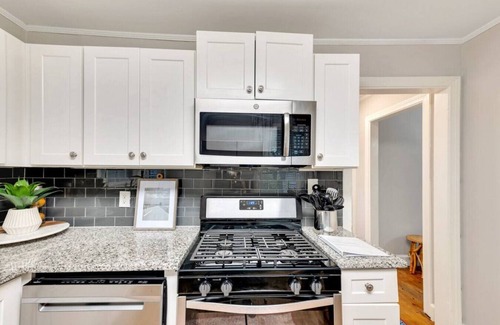 Marietta House | ATH - Marietta - 2BR - Ranch -Fenced (woods)