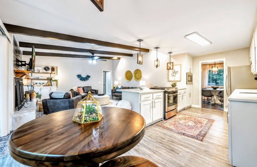 Addison Heights House | ATH - Marietta/Kennesaw- 4BR - Pet Friendly (kath)