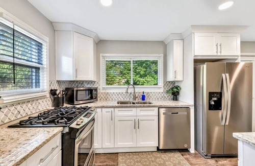 Mableton House | ATH-New Modern Mableton- Ranch- Fenced4Pets (811)