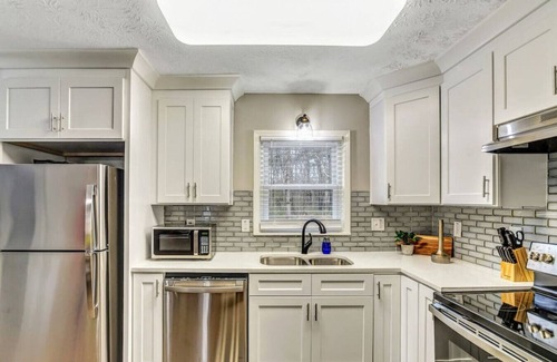 Powder Springs House | ATH -Powder Springs-4BR-PetFriendly -Fenced (3017)