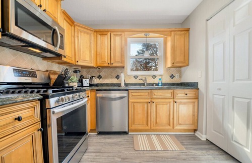 Marietta House | ATH - Sleeps 4 - 2 Beds - Pet friendly - Pam