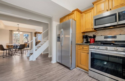 Marietta House | ATH - Sleeps 4 - 2 Beds - Pet friendly - Pam