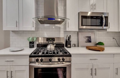Smyrna House | ATH - Sleeps 6-3 Beds - Fenced/Pet friendly - Pat Mell