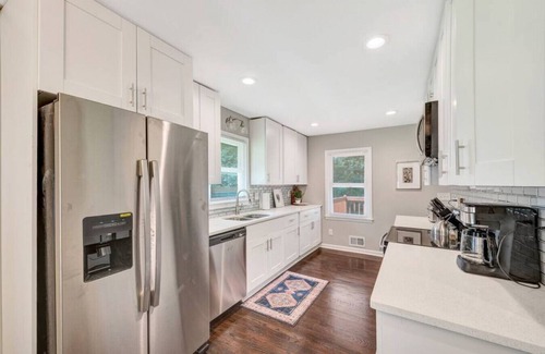 Fair Oaks House | ATH - Sleeps 6 - 3 Beds - Pet Friendly - 1376 (ST1)