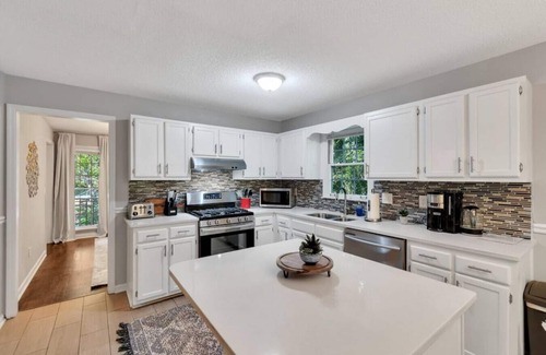 Woodstock House | ATH - Sleeps 8 - 4 Beds - Fenced/Pet friendly - VTarn