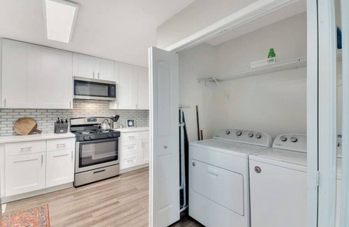 Acworth House | ATH - Sleeps 8 - 4 Beds - Pet Friendly - Moonlit