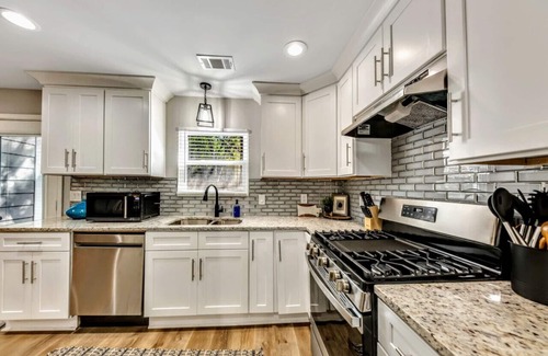 Smyrna House | ATH -Smyrna-2BR-Pet Friendly-Fenced-DBL Mstr(1018)