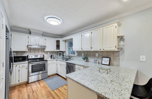 Woodstock House | ATH - Woodstock - 4BR - Pet Friendly -Fenced (wiley)