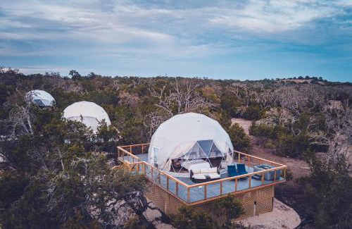 Fredericksburg Cabin | Athena Dome Romantic Stars Hottub Wineries Secluded