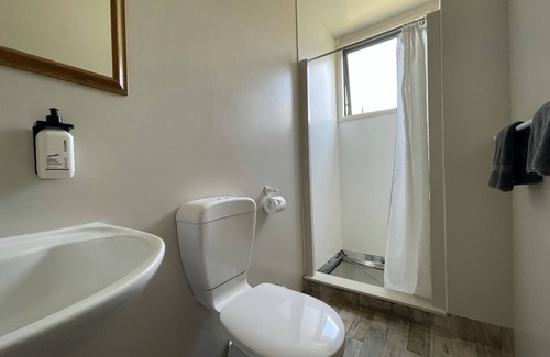 Athenree Hotel | Athenree Hot Springs & Holiday Park