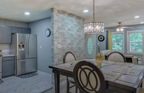 Athens House | Athens home w/Deck-Near Sanford Stadium!