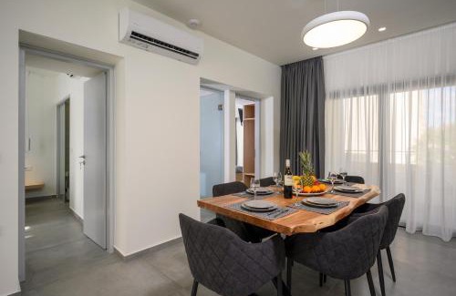 Platanias Town Apartment | Athina Suites Luxury Suites Near The Sea Platanias