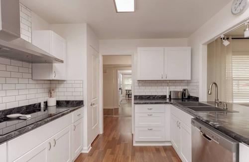 Perry House | AtHome+1 Monthly Stay | 4BR House | InGround Pool