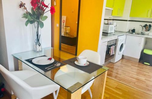 San Diego Apartment | ATICO & TERRAZA a 6 minutos en metro de ATOCHA estacion central